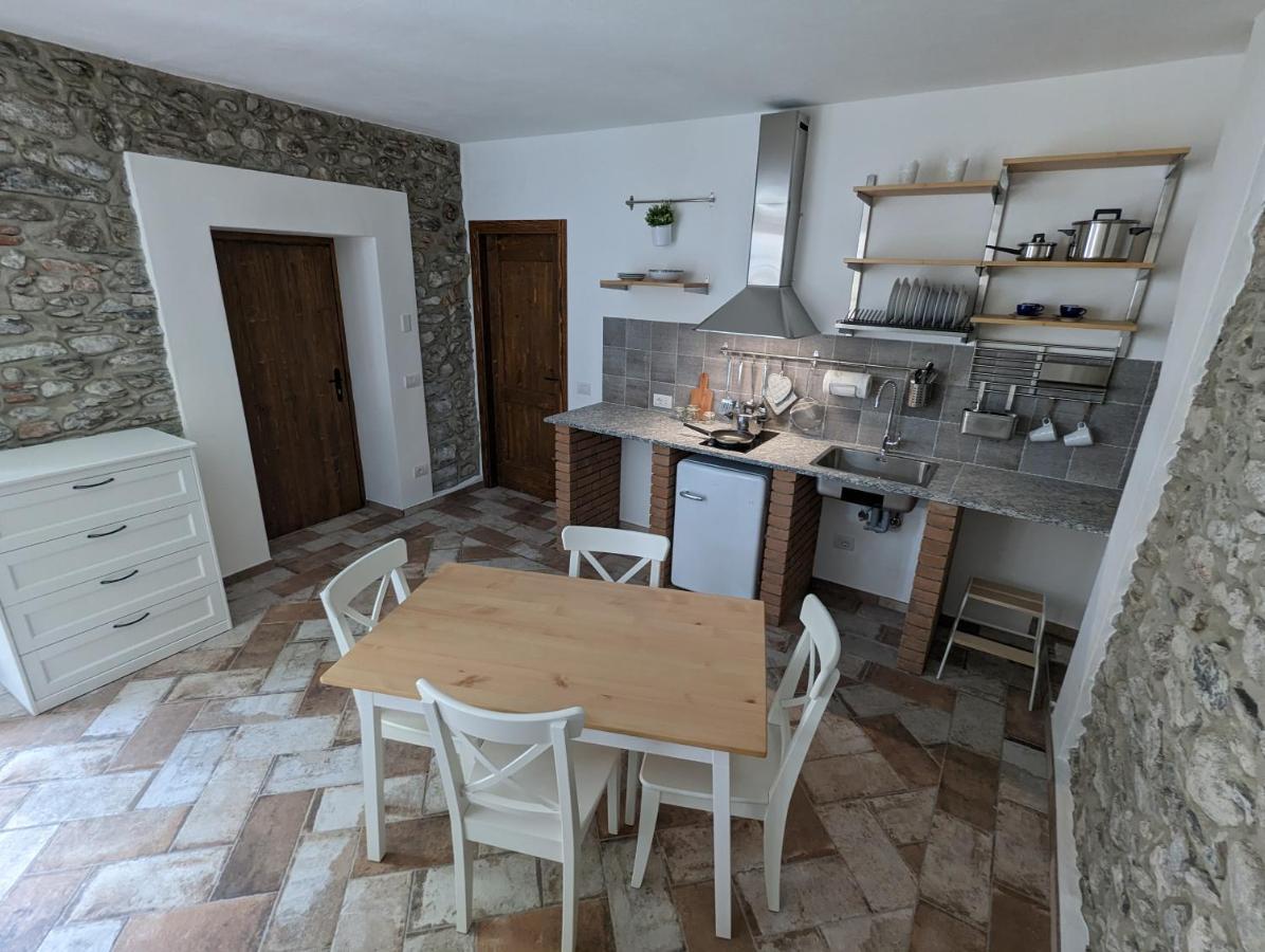 Antica Osteria Apartments دونغو الغرفة الصورة
