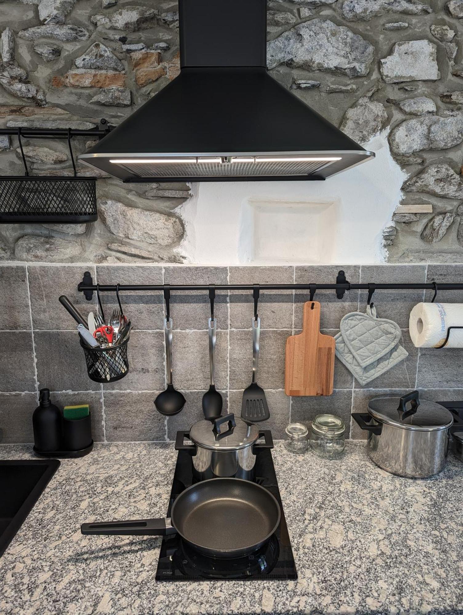 Antica Osteria Apartments دونغو الغرفة الصورة